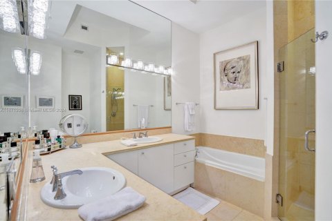 Condo in Aventura, Florida, 2 bedrooms  № 1399096 - photo 2