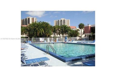 Condominio en venta en Aventura, Florida, 3 dormitorios, 128.21 m2 № 1229349 - foto 2