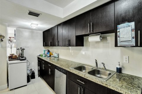 Condominio en venta en Aventura, Florida, 2 dormitorios, 116.22 m2 № 1229347 - foto 7