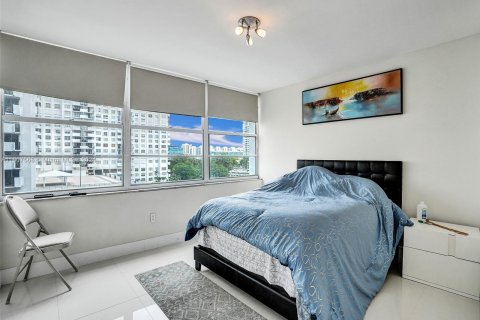 Condo in Aventura, Florida, 2 bedrooms  № 1229347 - photo 17