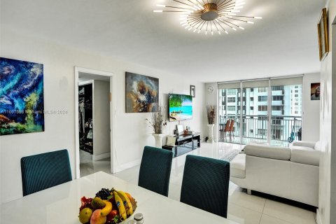 Condominio en venta en Aventura, Florida, 2 dormitorios, 116.22 m2 № 1229347 - foto 5