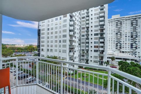 Condominio en venta en Aventura, Florida, 2 dormitorios, 116.22 m2 № 1229347 - foto 30