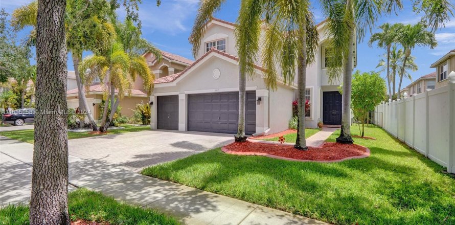 Casa en Miramar, Florida 6 dormitorios, 320.14 m2 № 1236861