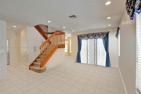 Villa ou maison à vendre à Miramar, Floride: 6 chambres, 320.14 m2 № 1236861 - photo 3