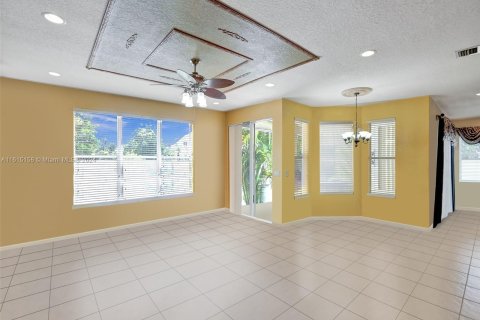 Villa ou maison à vendre à Miramar, Floride: 6 chambres, 320.14 m2 № 1236861 - photo 6