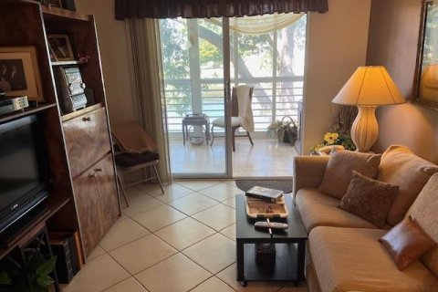 Condo in Deerfield Beach, Florida, 2 bedrooms  № 1134976 - photo 9