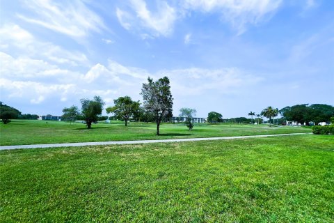 Condo in Coconut Creek, Florida, 2 bedrooms  № 1183670 - photo 12