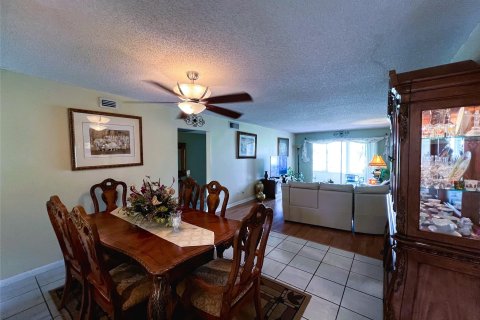 Condo in Coconut Creek, Florida, 2 bedrooms  № 1183670 - photo 16