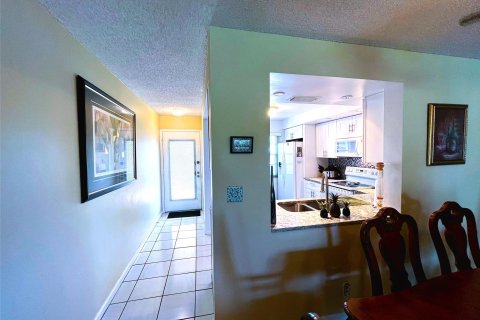 Condo in Coconut Creek, Florida, 2 bedrooms  № 1183670 - photo 9