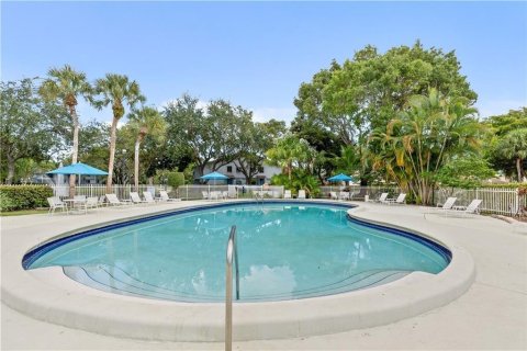 Condo in Oakland Park, Florida, 2 bedrooms  № 1223621 - photo 1