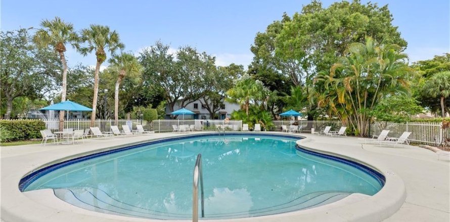 Condo in Oakland Park, Florida, 2 bedrooms  № 1223621