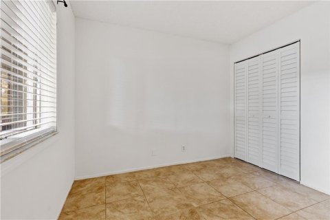 Condo in Oakland Park, Florida, 2 bedrooms  № 1223621 - photo 9