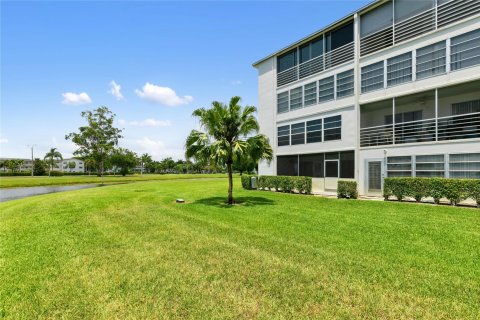 Copropriété à vendre à Boca Raton, Floride: 2 chambres, 83.24 m2 № 1223581 - photo 13