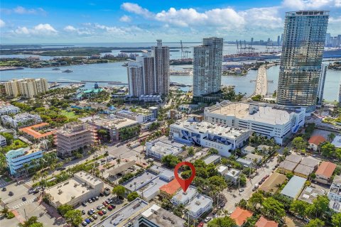 Condo in Miami Beach, Florida, 1 bedroom  № 1397402 - photo 25