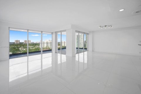 Copropriété à vendre à Aventura, Floride: 5 chambres, 461.54 m2 № 1397447 - photo 22