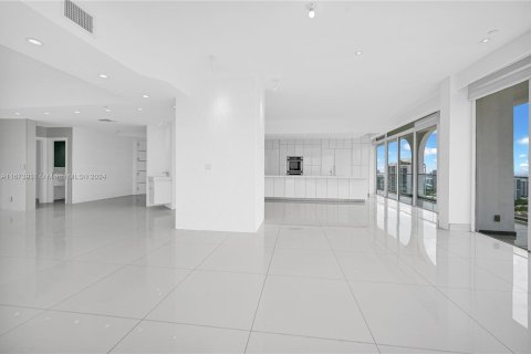 Condominio en venta en Aventura, Florida, 5 dormitorios, 461.54 m2 № 1397447 - foto 20