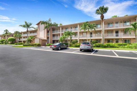 Condominio en venta en Naples, Florida, 2 dormitorios, 97.83 m2 № 1285261 - foto 1