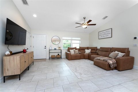 Villa ou maison à vendre à North Port, Floride: 3 chambres, 133.5 m2 № 1400989 - photo 2