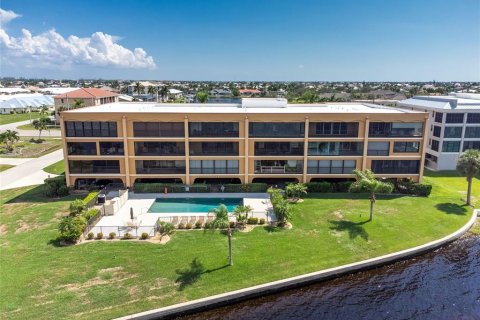 Condominio en venta en Punta Gorda, Florida, 3 dormitorios, 230.21 m2 № 1258481 - foto 2