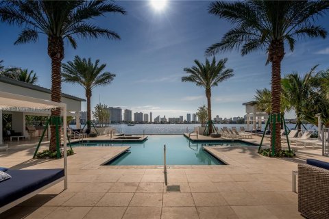 Condominio en venta en North Miami Beach, Florida, 2 dormitorios, 155.15 m2 № 1362272 - foto 27