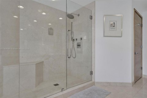 Condominio en venta en North Miami Beach, Florida, 2 dormitorios, 155.15 m2 № 1362272 - foto 16