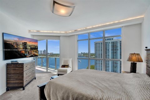 Condominio en venta en North Miami Beach, Florida, 2 dormitorios, 155.15 m2 № 1362272 - foto 13