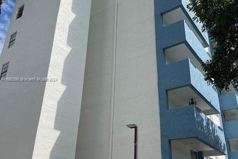 Condominio en venta en Miami, Florida, 2 dormitorios, 81.94 m2 № 1367550 - foto 2