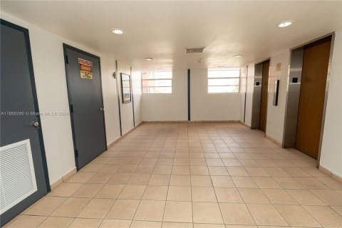 Copropriété à vendre à Miami, Floride: 2 chambres, 81.94 m2 № 1367550 - photo 4