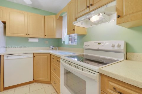 Condo in Stuart, Florida, 2 bedrooms  № 1289075 - photo 10