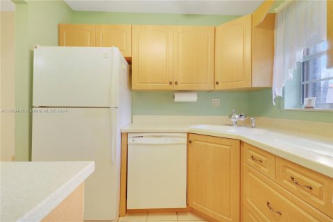 Condo in Stuart, Florida, 2 bedrooms  № 1289075 - photo 9