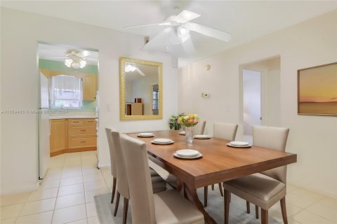 Condo in Stuart, Florida, 2 bedrooms  № 1289075 - photo 2