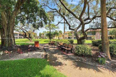 Condo in Stuart, Florida, 2 bedrooms  № 1289075 - photo 13