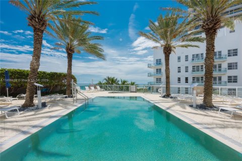 Touwnhouse à vendre à Miami Beach, Floride: 3 chambres, 260.87 m2 № 880505 - photo 13