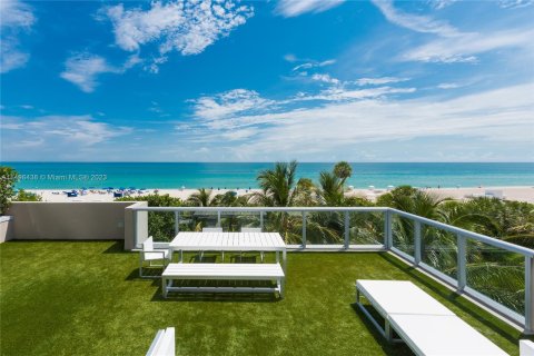Touwnhouse à vendre à Miami Beach, Floride: 3 chambres, 260.87 m2 № 880505 - photo 1