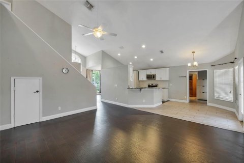 Casa en venta en Orlando, Florida, 4 dormitorios, 208.94 m2 № 1427678 - foto 12