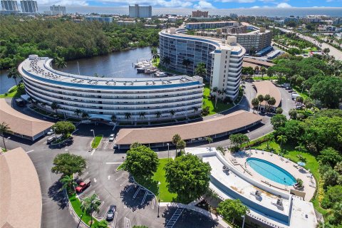 Condo in Deerfield Beach, Florida, 2 bedrooms  № 1151663 - photo 11