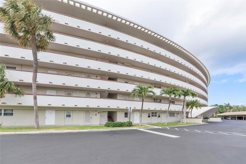 Condo in Deerfield Beach, Florida, 2 bedrooms  № 1151663 - photo 24