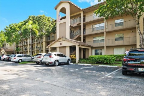 Condominio en venta en Pembroke Pines, Florida, 2 dormitorios, 102.19 m2 № 843751 - foto 1