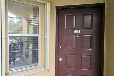 Condominio en venta en Pembroke Pines, Florida, 2 dormitorios, 102.19 m2 № 843751 - foto 3