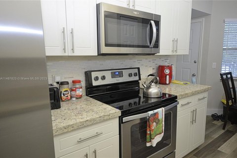 Condominio en venta en Pembroke Pines, Florida, 2 dormitorios, 102.19 m2 № 843751 - foto 19