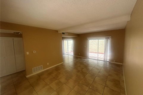 Copropriété à vendre à Sanford, Floride: 3 chambres, 167.32 m2 № 1317630 - photo 5