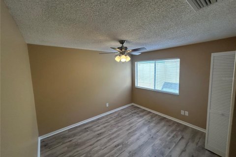 Condo in Sanford, Florida, 3 bedrooms  № 1317630 - photo 9