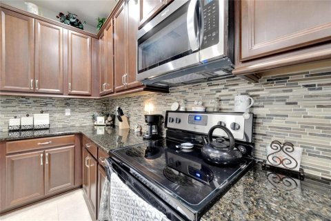 Adosado en venta en Tampa, Florida, 3 dormitorios, 167.6 m2 № 1317669 - foto 17