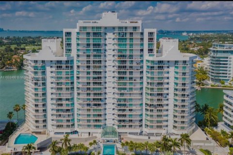 Copropriété à vendre à Miami Beach, Floride: 3 chambres, 129.13 m2 № 1333686 - photo 1