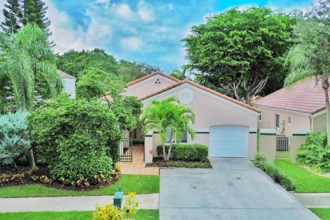 House in Weston, Florida 3 bedrooms, 162.76 sq.m. № 1333684 - photo 2