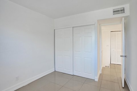 Condo in Coral Springs, Florida, 3 bedrooms  № 1100858 - photo 18