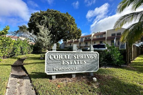 Condo in Coral Springs, Florida, 3 bedrooms  № 1100858 - photo 1