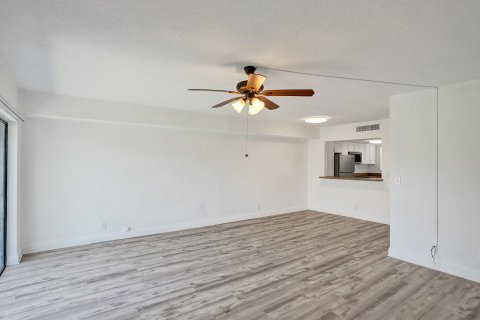 Condo in Coral Springs, Florida, 3 bedrooms  № 1100858 - photo 23