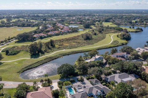 House in Wellington, Florida 3 bedrooms, 184.88 sq.m. № 1100879 - photo 2