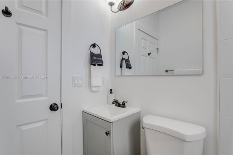 Apartamento en alquiler en Miami, Florida, 2 dormitorios, 69.68 m2 № 1367608 - foto 5